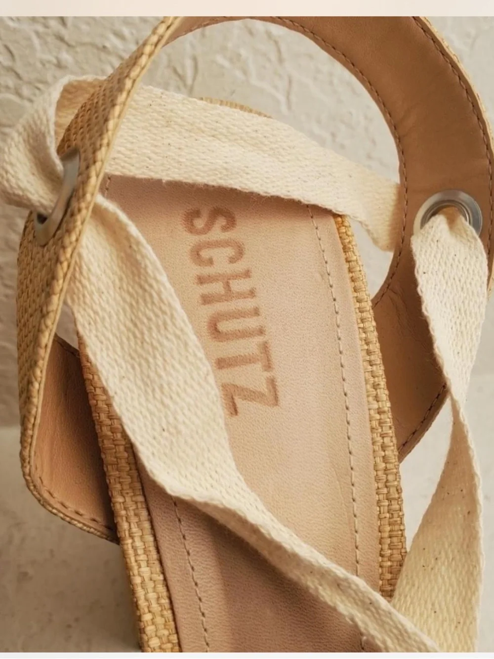 SCHUTZ these are